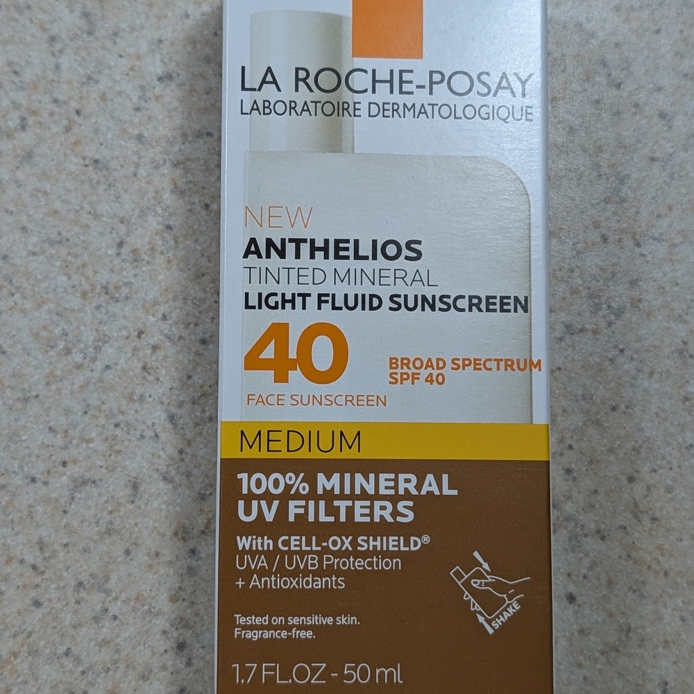 La Roche-Posay Anthelios Medium Tinted Mineral Sunscreen SPF 40